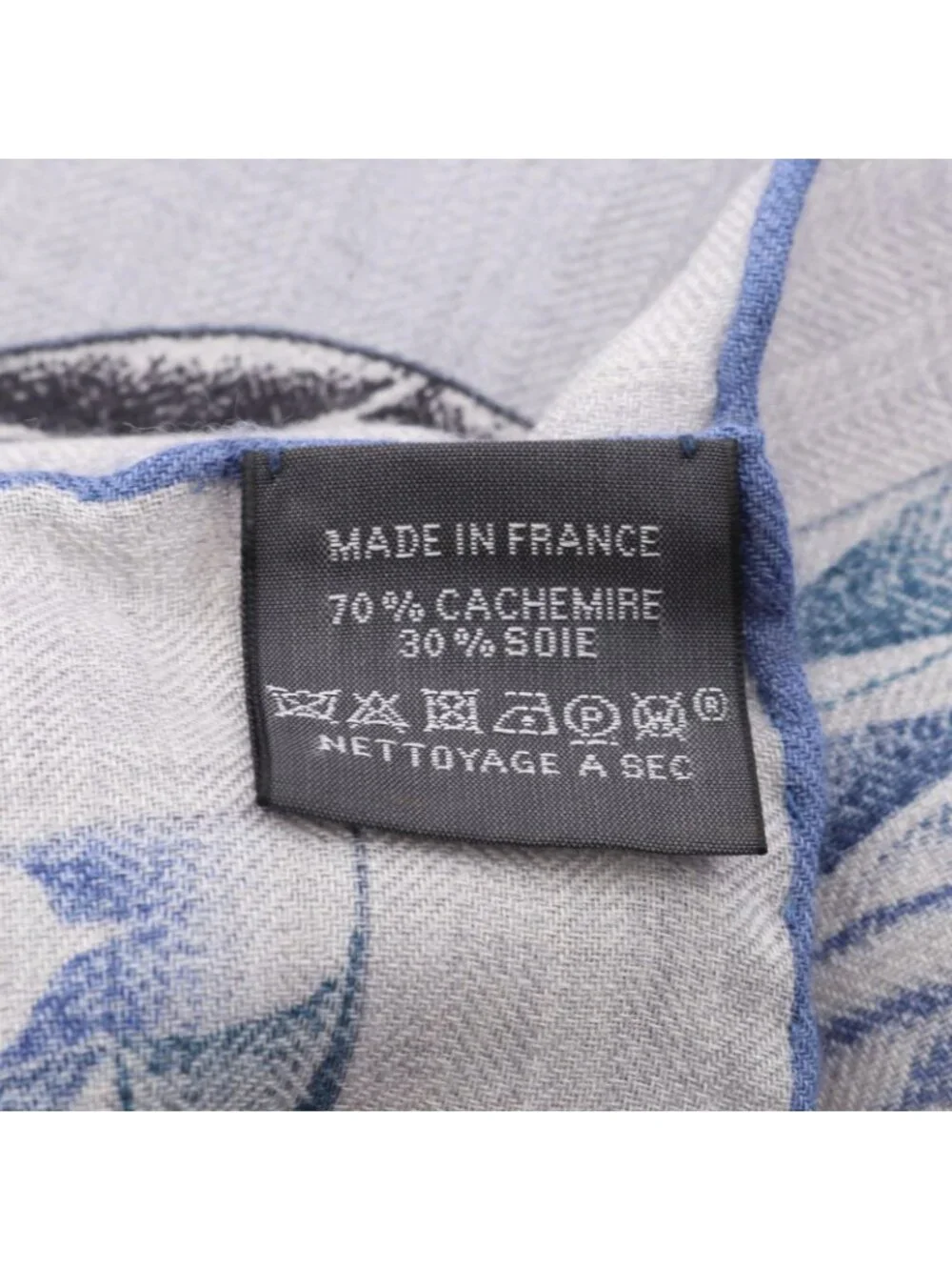 Hermes Scarf Carre Geant 140 Robe du Soir Purple Silk - Picture 4 of 7